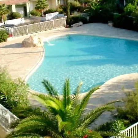 Apt En 7 Pers Avec Piscine, Bord De Apartment
